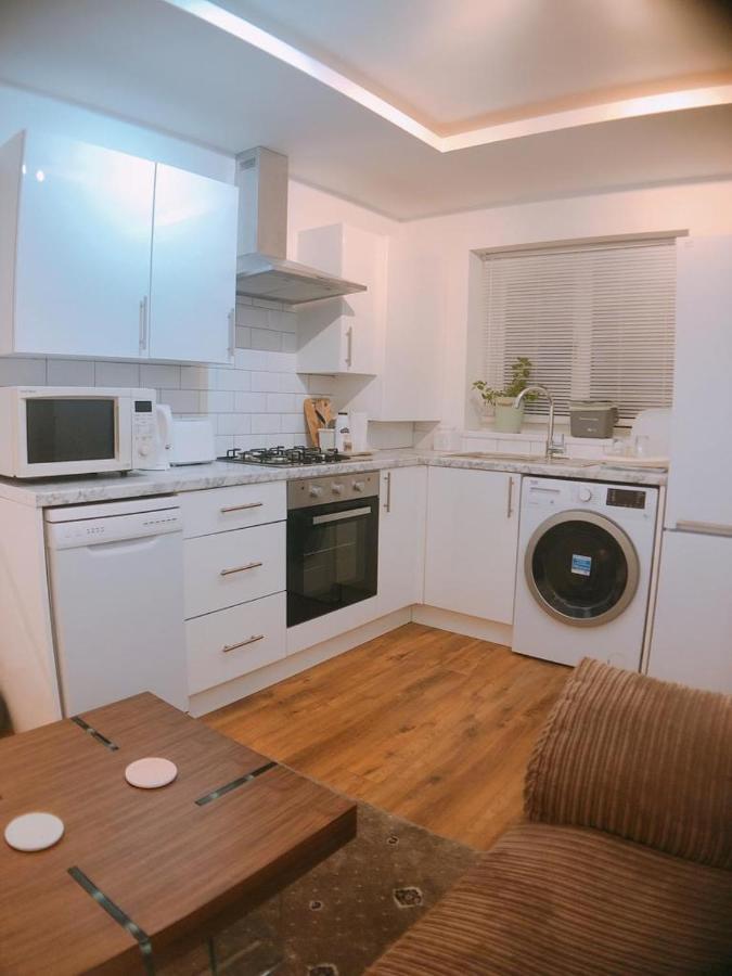 Apartment Comfortable Double Bedroom Lovely Bungalow Manchester