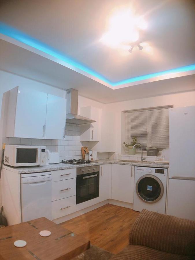 Apartment Comfortable Double Bedroom Lovely Bungalow *