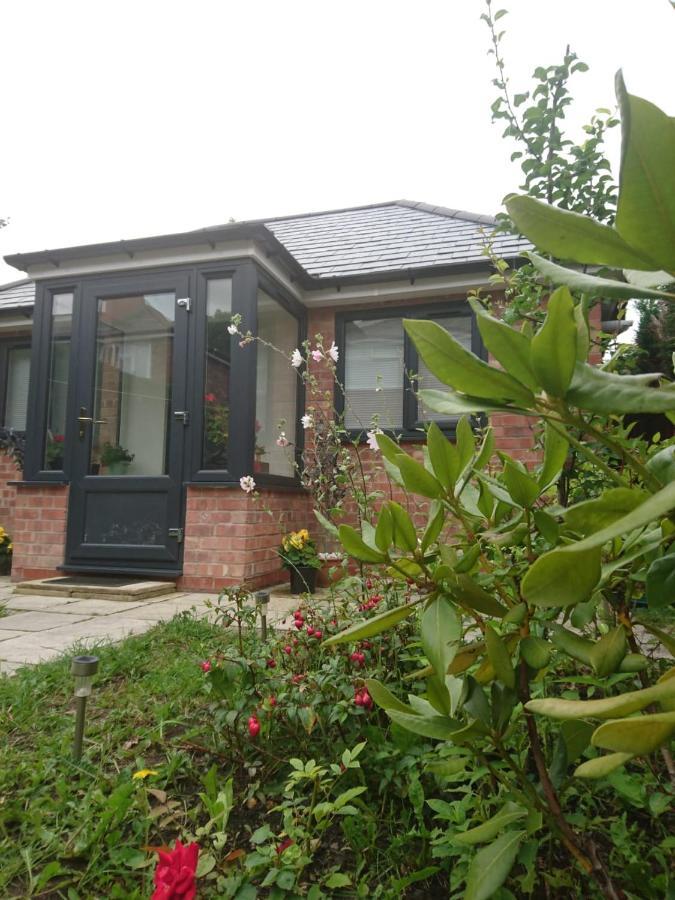 Apartment Comfortable Double Bedroom Lovely Bungalow