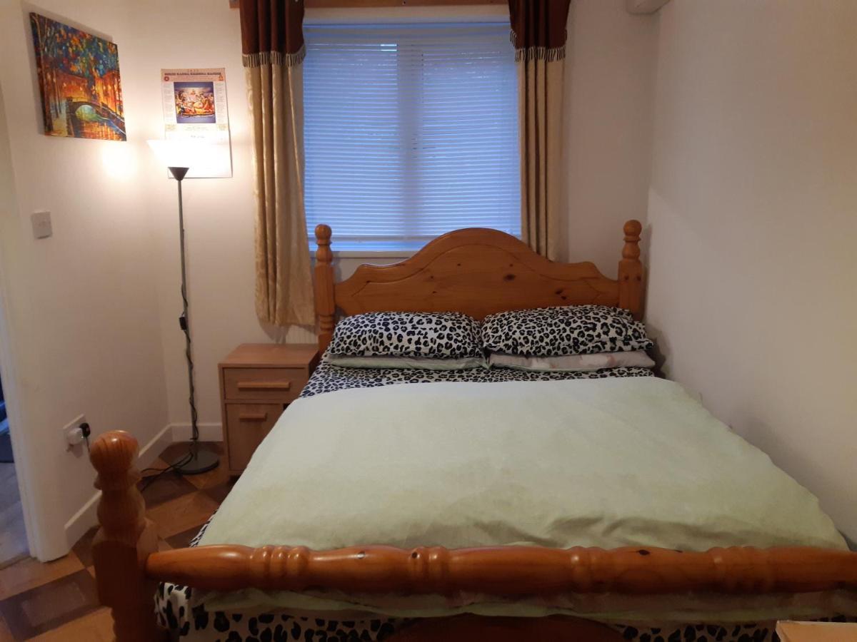 Apartment Comfortable Double Bedroom Lovely Bungalow